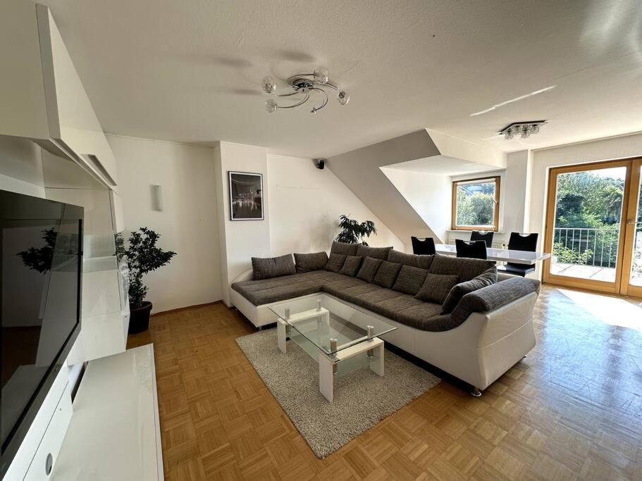 2-Zimmer-Wohnung Mit Balkon & Guter Anbindung In أشافنبورغ المظهر الخارجي الصورة